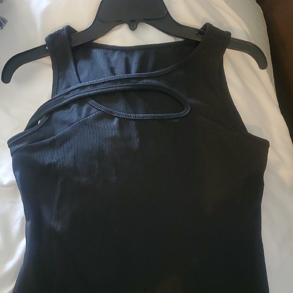 SHEIN Black Asymmetrical Cut Out Tank Top
